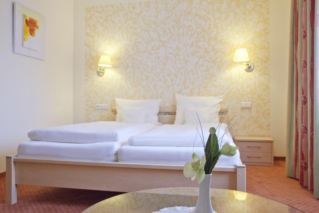 City-Hotel Фризойте Стая снимка