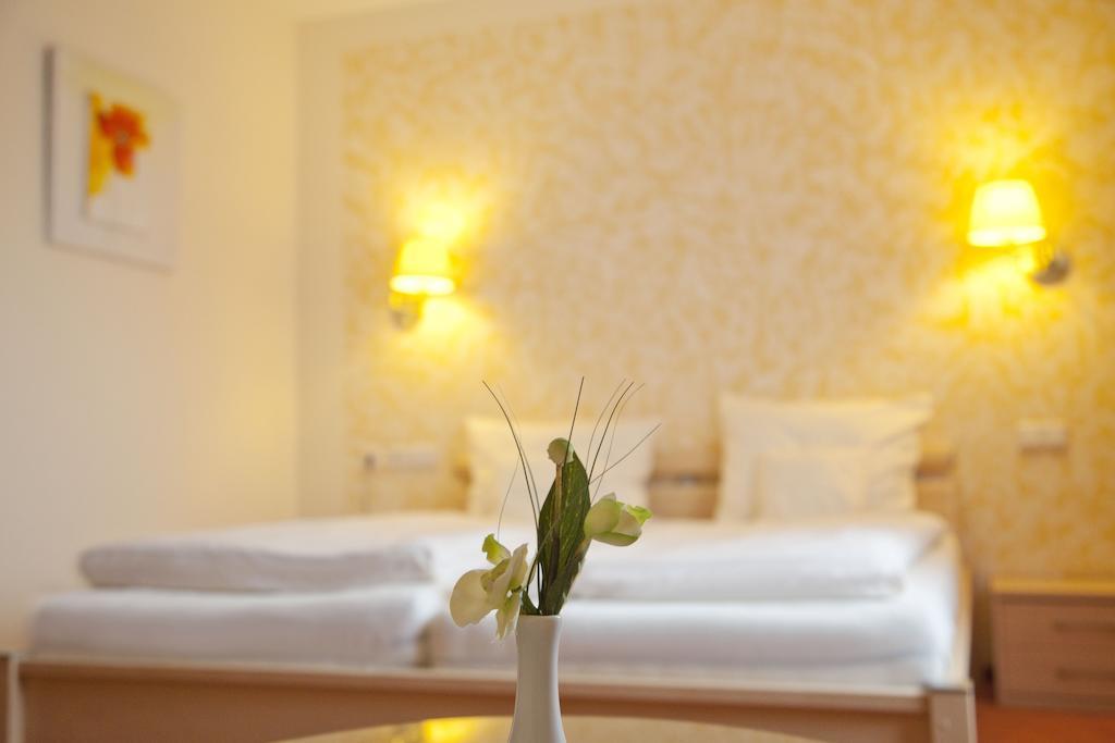 City-Hotel Фризойте Екстериор снимка