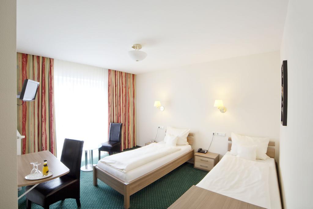 City-Hotel Фризойте Екстериор снимка